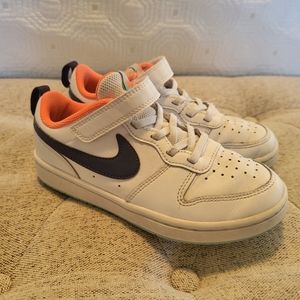 Little boy's sz 1.5 Nike Court Borough Low Sneakers